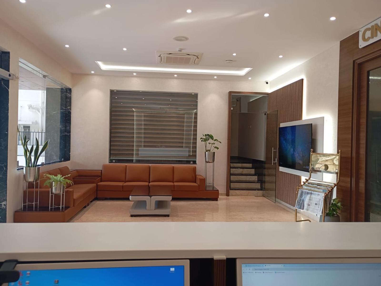 Highland Hotel Bangalore Extérieur photo