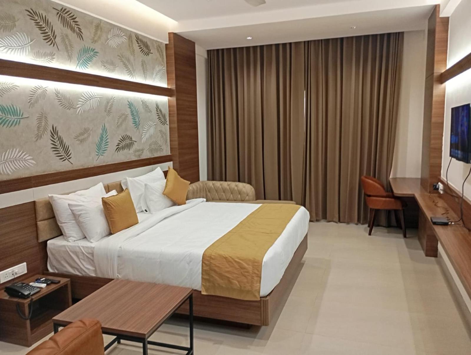 Highland Hotel Bangalore Extérieur photo