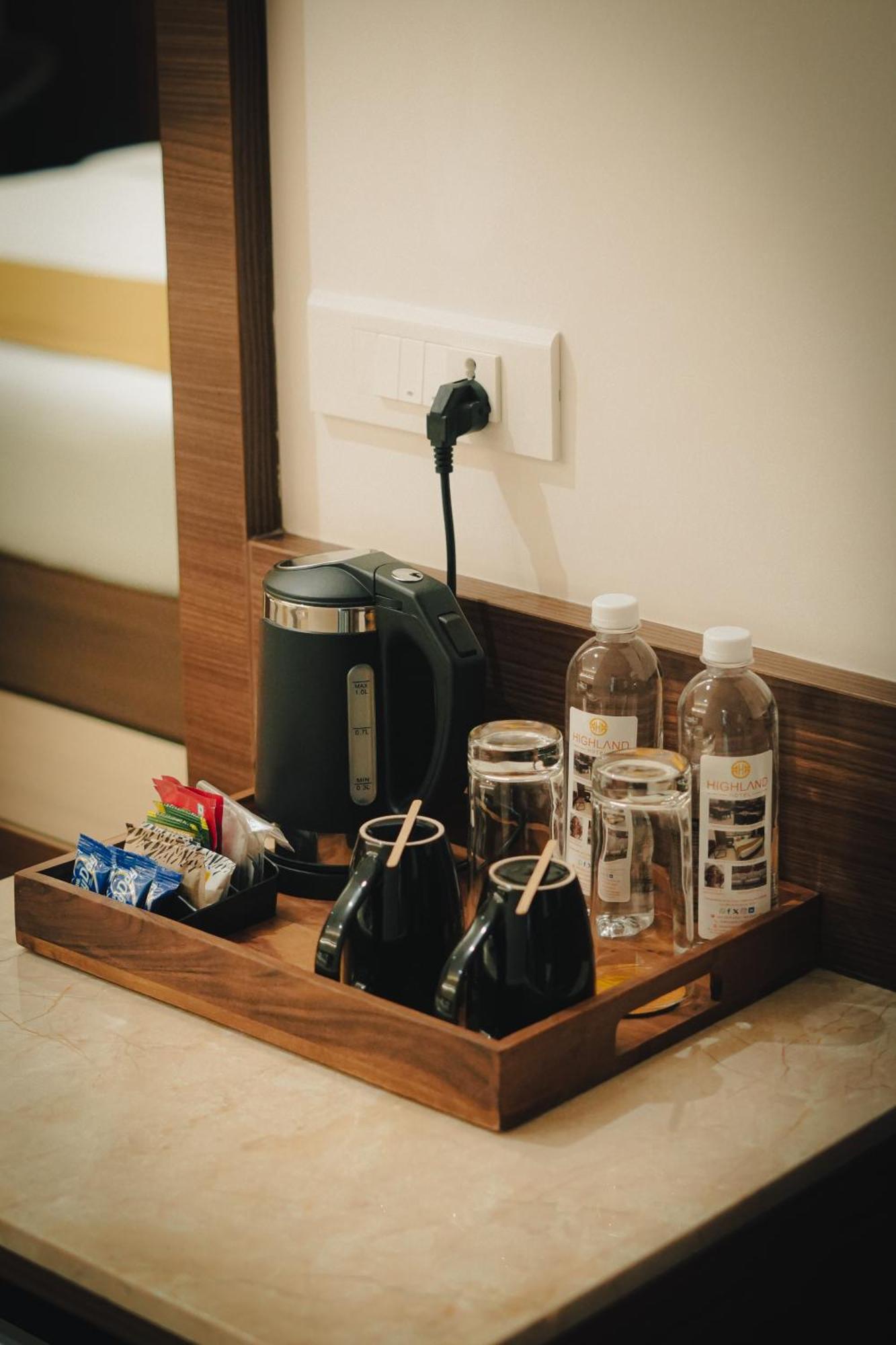 Highland Hotel Bangalore Extérieur photo