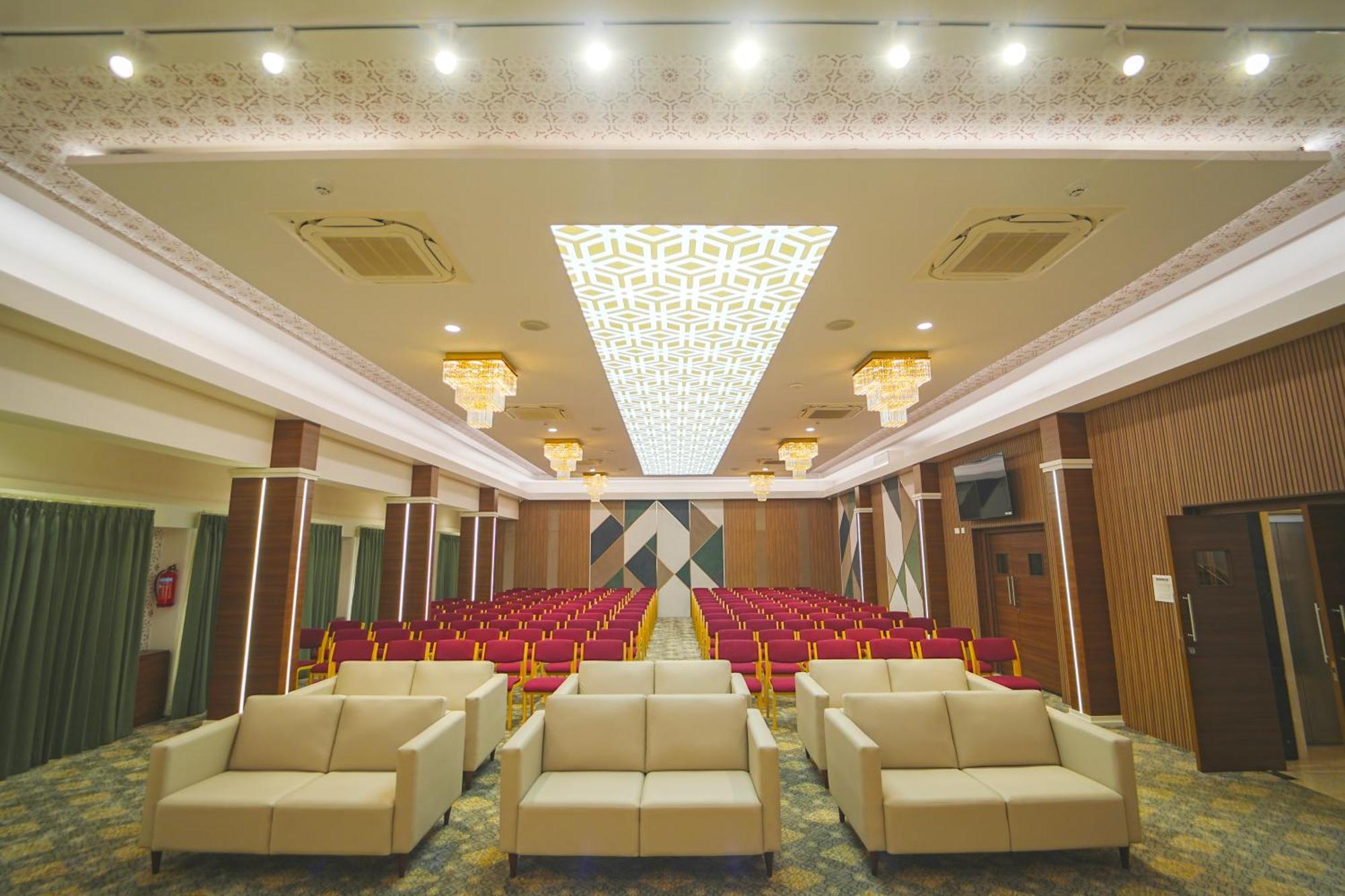Highland Hotel Bangalore Extérieur photo