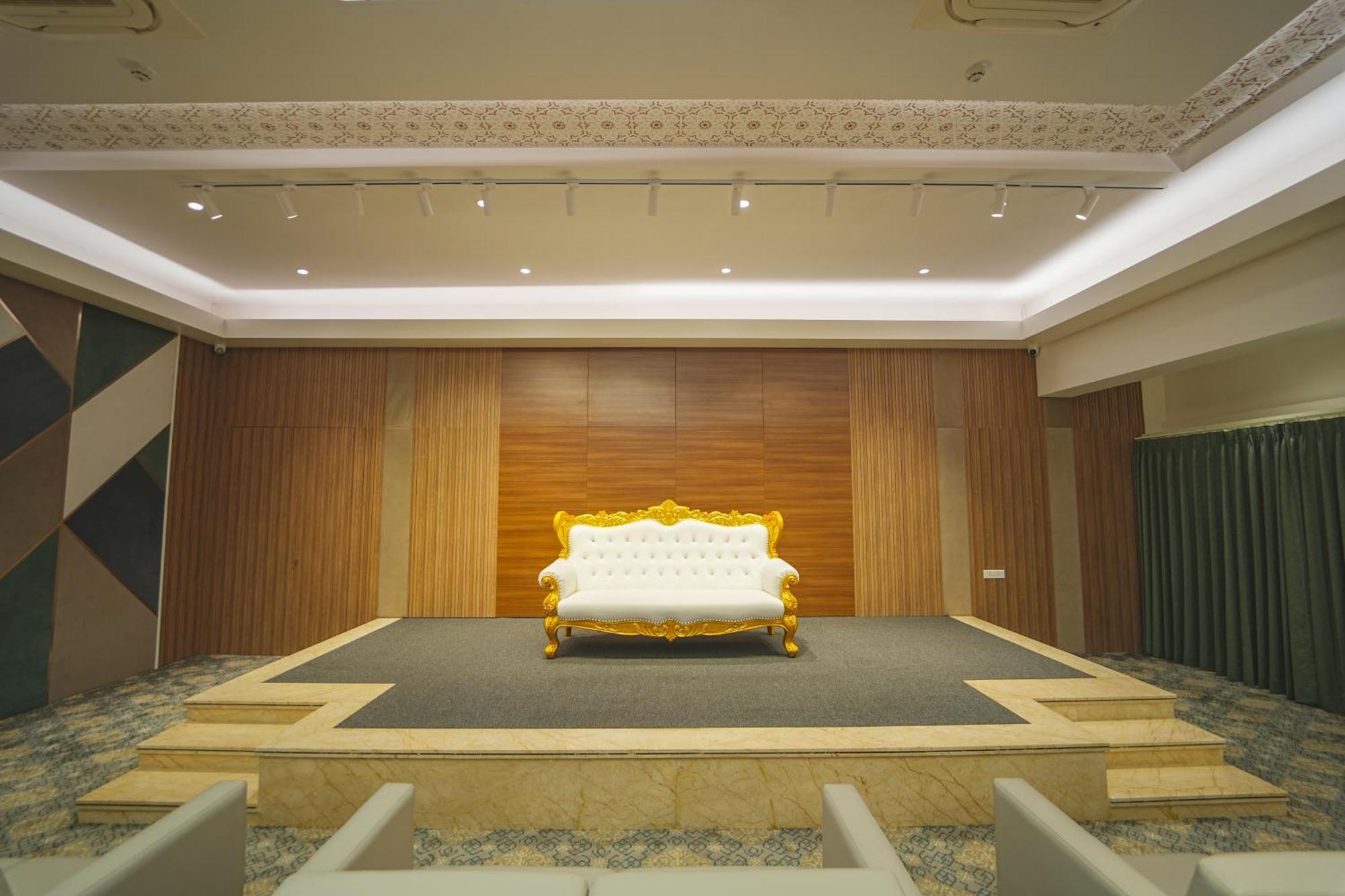 Highland Hotel Bangalore Extérieur photo